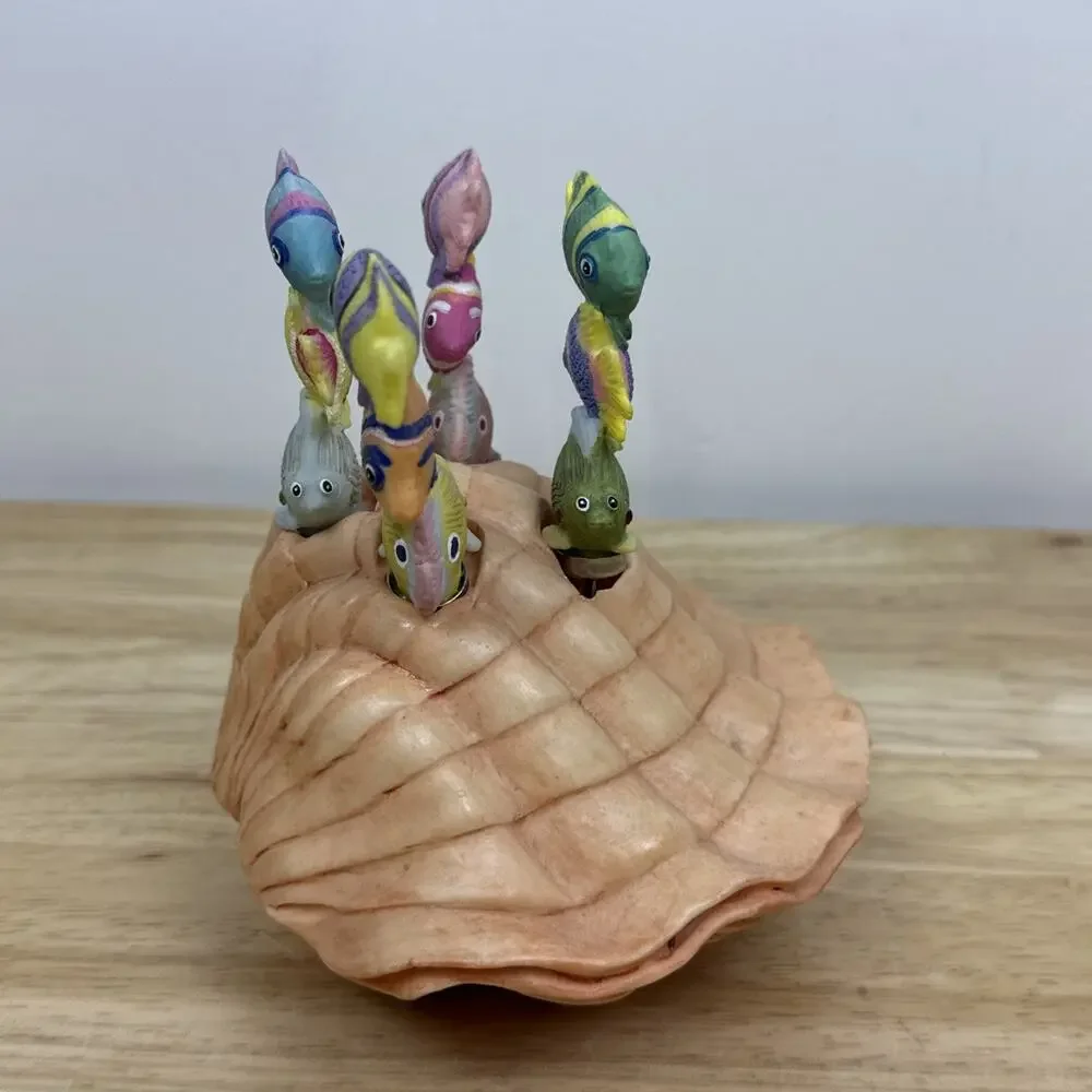 Vintage Cardinal INC Hand Painted Clam Shell Tropical Fish Knife Spreaders